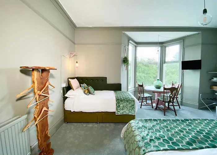 Sundial Guest house *